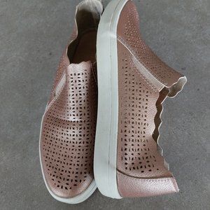 RESTRICTED Women's Laser Cut Slip On Sneakers - Metallic Rose Gold Size 8.5M